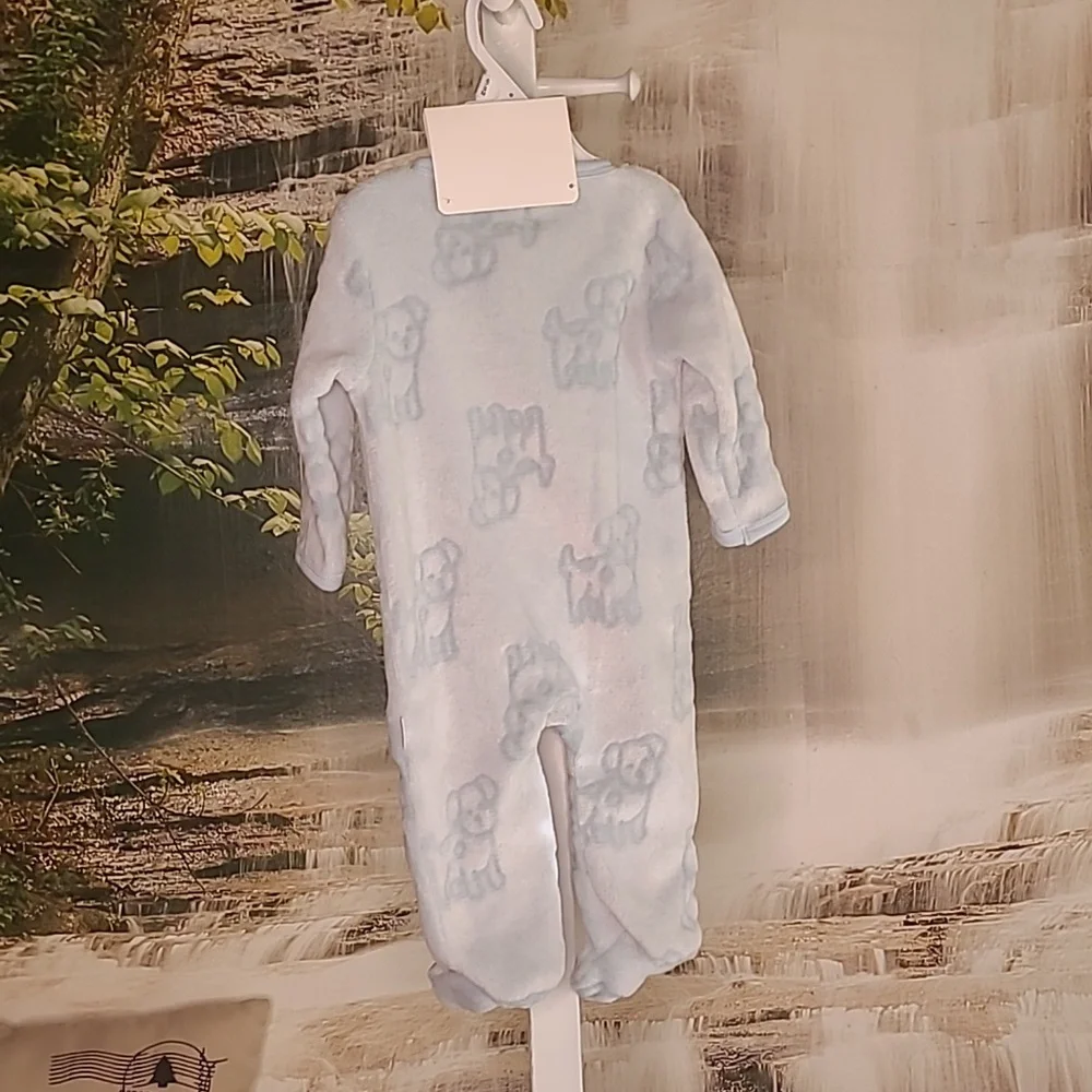 New with tags! Tahari Baby Boy 6-9 month super soft fleece sleeper zip up